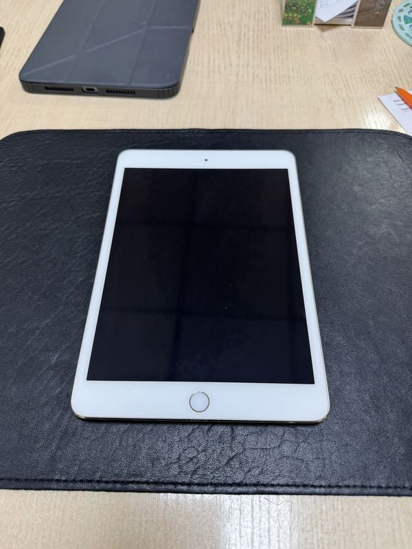 I pad 3 mini хорошом состоянии без сим