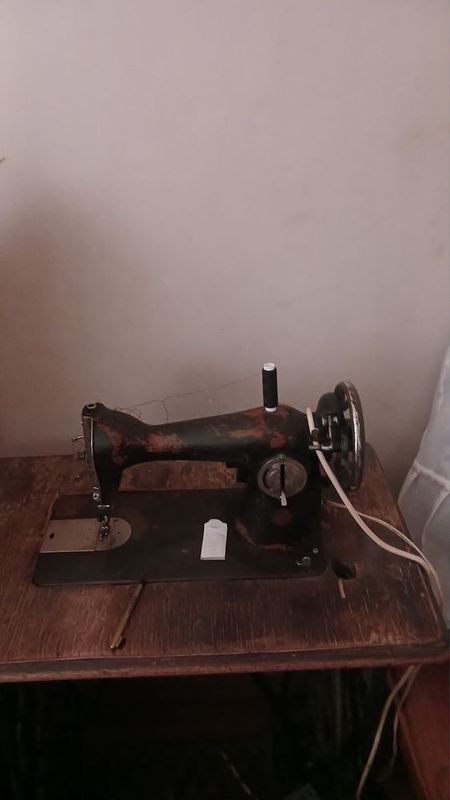 tikadigan moshina sotiladi tikadigan moshina sotiladi