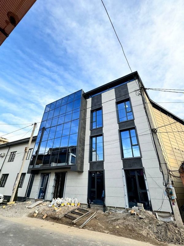 Срочно продается Коммерческий здание в центре 1500 квадратных ! Срочно продается Коммерческий здание в центре 1500 квадратных !