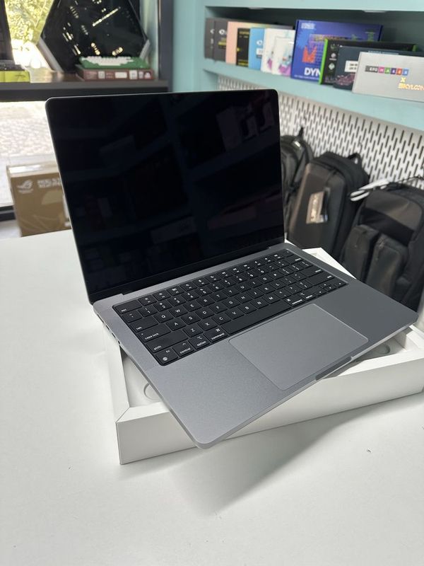 MacBook pro 14 MacBook pro 14