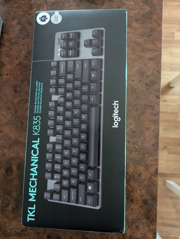 Механическая клавиатура проводная. Logitech. Механическая клавиатура проводная. Logitech.