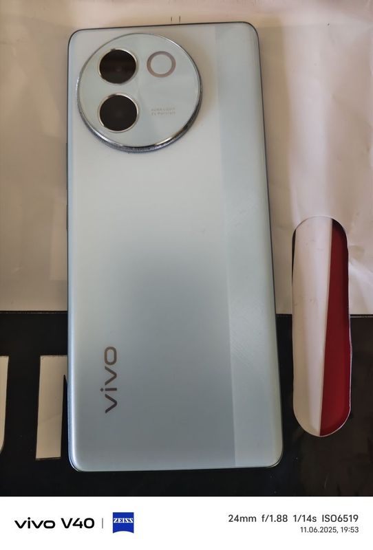Vivo v30e 7 ой ишлаган каропка документи бор Vivo v30e 7 ой ишлаган каропка документи бор