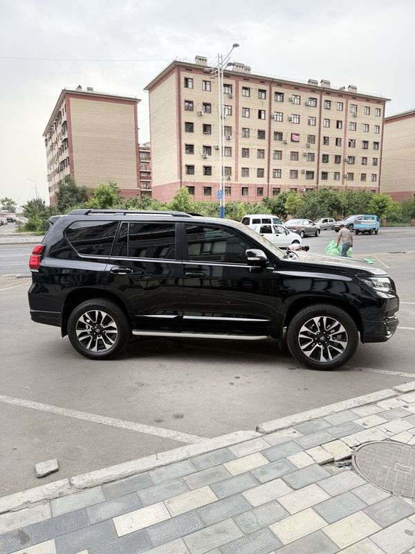Toyota LC Prado J150 Black Edition 4L! Evro Toyota LC Prado J150 Black Edition 4L! Evro