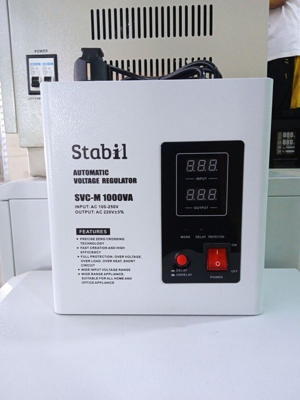 Stabilizator Stabil 1 kva ishlash diapazoni 100-250v donaga ham bor!!!