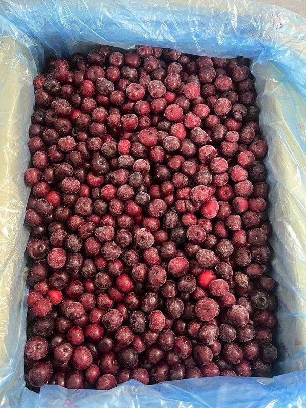 Замороженная вишня с косточкой
