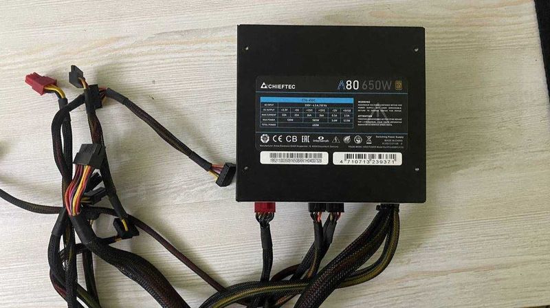 Блок питания Chieftec 650W 85+ Gold модульный Блок питания Chieftec 650W 85+ Gold модульный