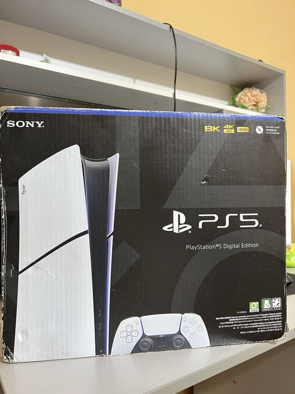 PS5 + 2 та джостик билан + ойин PS5 + 2 та джостик билан + ойин