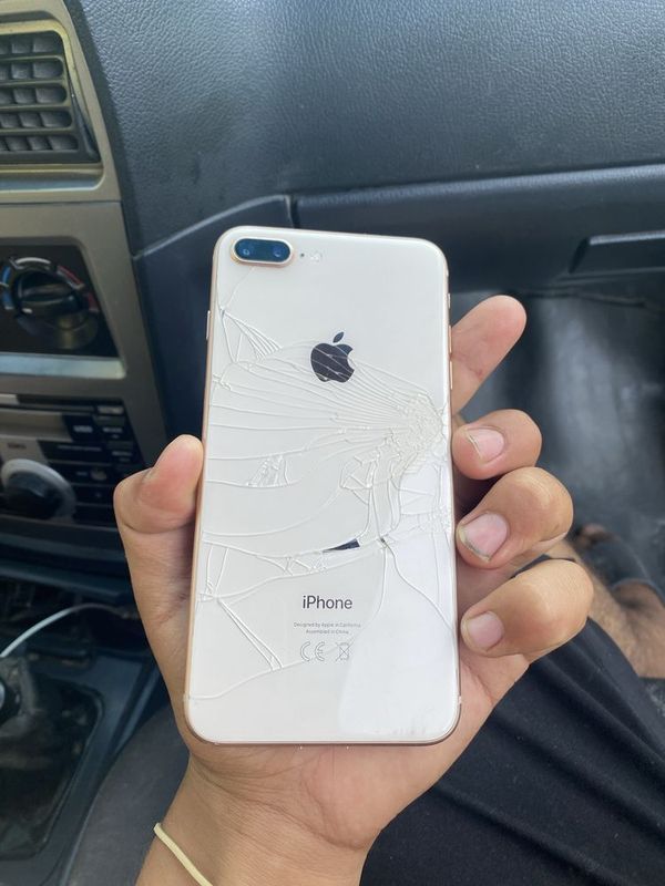 IPhone 8 Plus sotiladi narxi kelishamiz IPhone 8 Plus sotiladi narxi kelishamiz