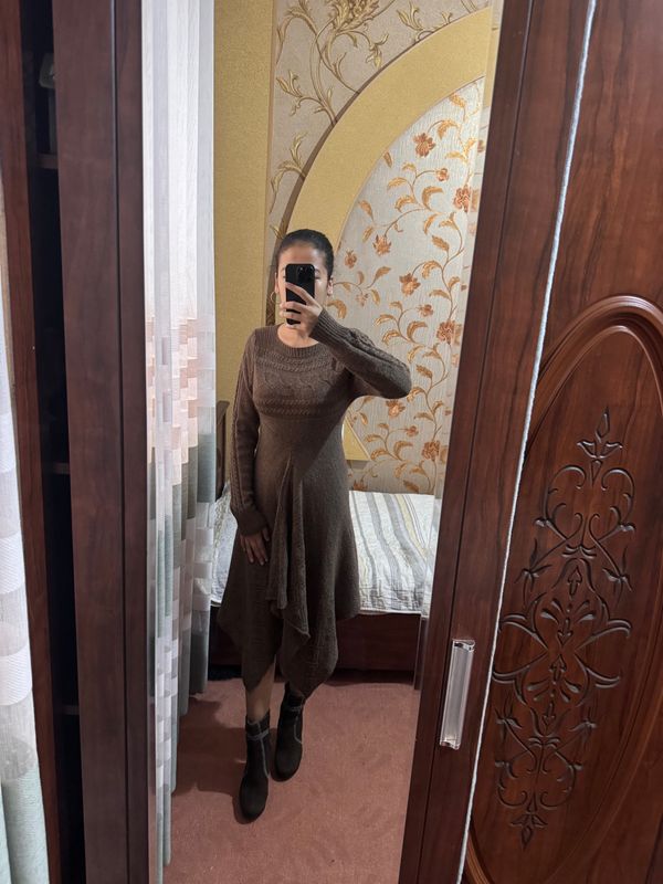 Платья