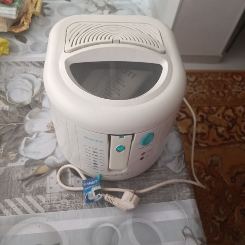 Фритюрница Scarlett Sc-180 Фритюрница Scarlett Sc-180