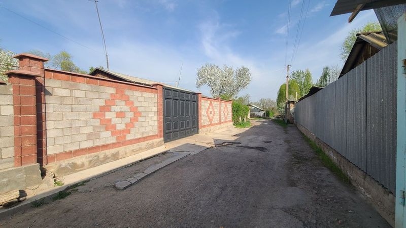 Uy Hovli 6 sotik 5honali Uy Hovli 6 sotik 5honali