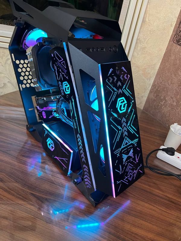 Мошний игровой кейс с RTX 3060 Мошний игровой кейс с RTX 3060