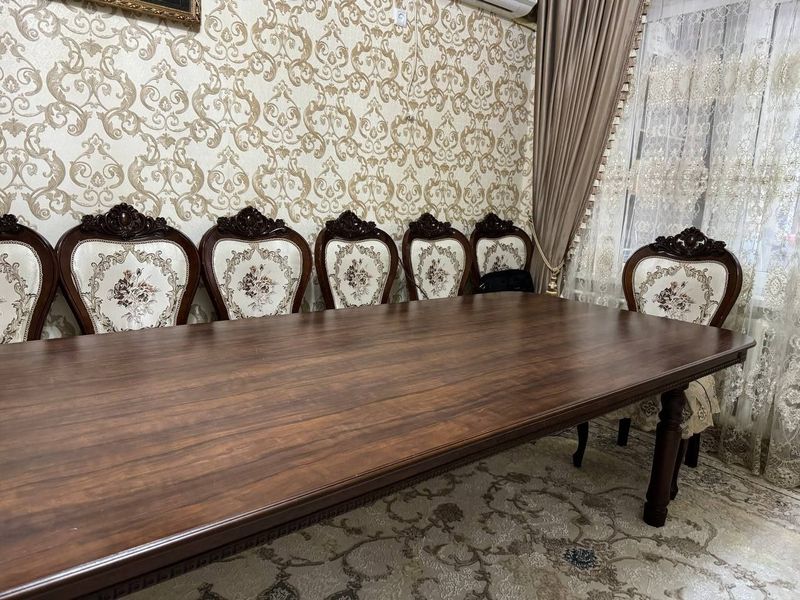 Стол и стулья 12 штук