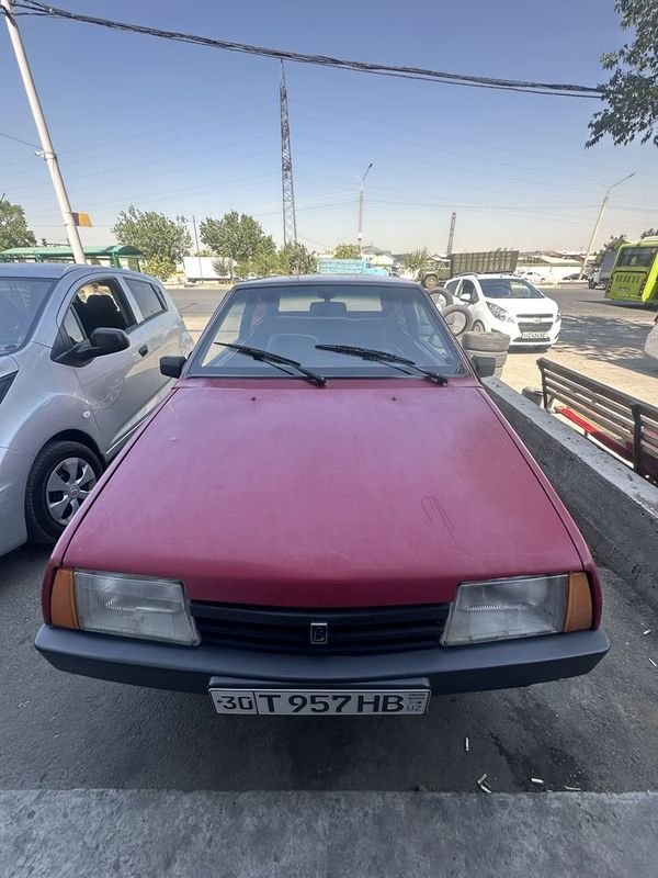Vaz 2108 sotiladi Vaz 2108 sotiladi