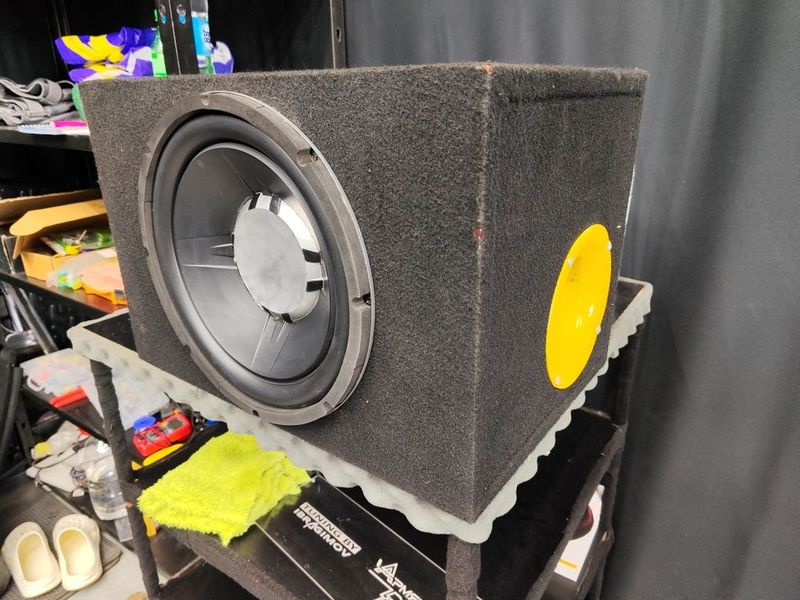 Продам саб jbl и короб