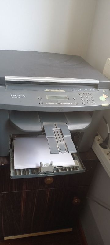 Принтер mf 4018 3в1 в хорошем состояний