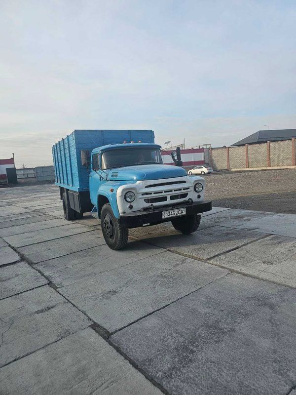 ZIL 138 xolati yaxshi moshenani ishi yuq yurib turgan moshena