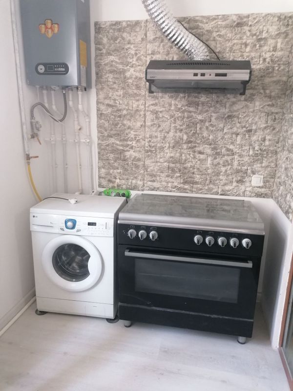 Chosh Tepa 1 metroda 1 xonali kvartira ijaraga beriladi