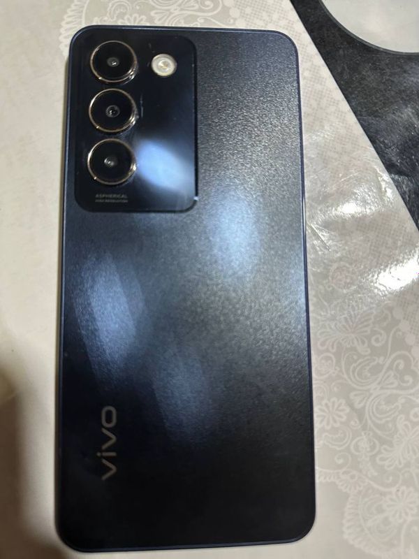 Vivo Y100 256 gb яхши ишлатилган Vivo Y100 256 gb яхши ишлатилган