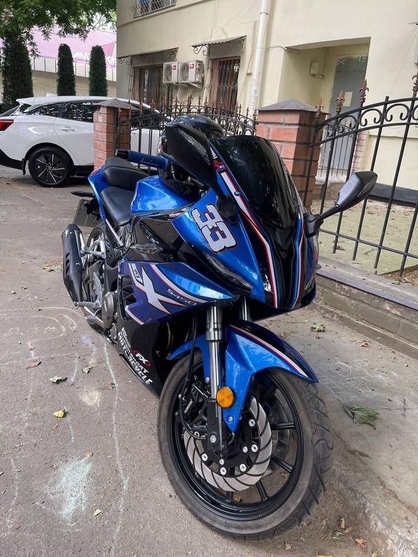 Mototsikl BMW sotiladi Mototsikl BMW sotiladi