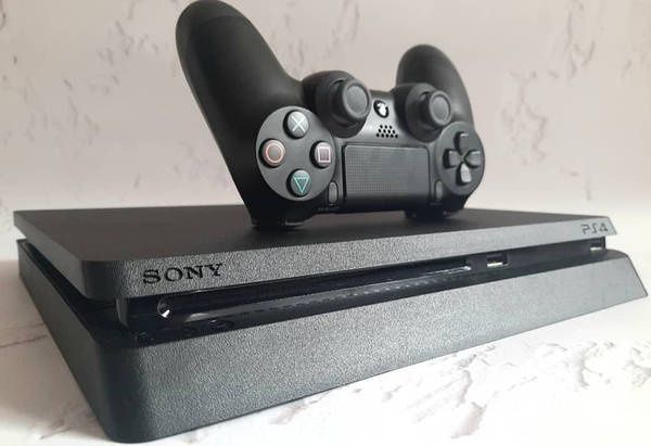 Playstation 4 slim 1 tb Playstation 4 slim 1 tb