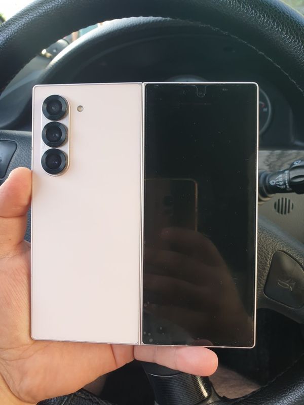 Продам Samsung z fold 6 rose gold в идеальном состоянии Продам Samsung z fold 6 rose gold в идеальном состоянии