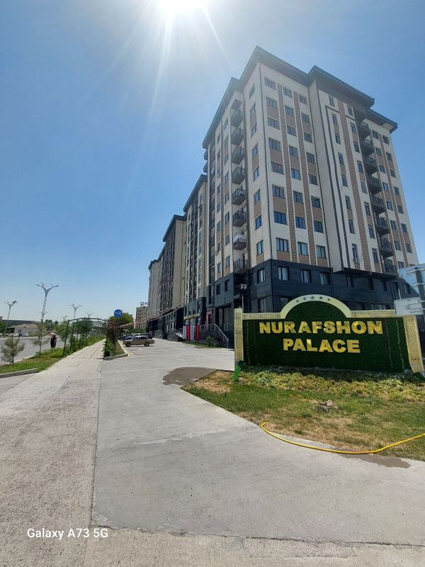 Yangi qurilgan koʻp qavatli kvarteralar Yangi qurilgan koʻp qavatli kvarteralar