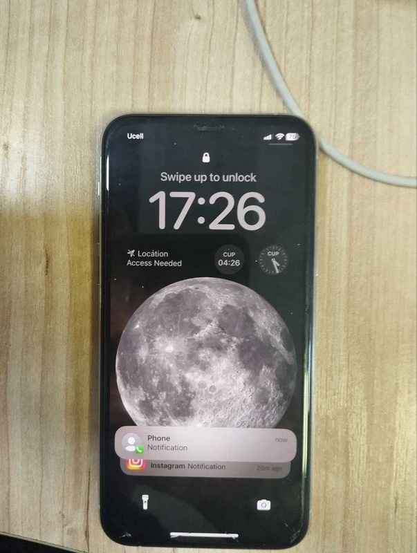 Iphone 11 pro idelniy holatda