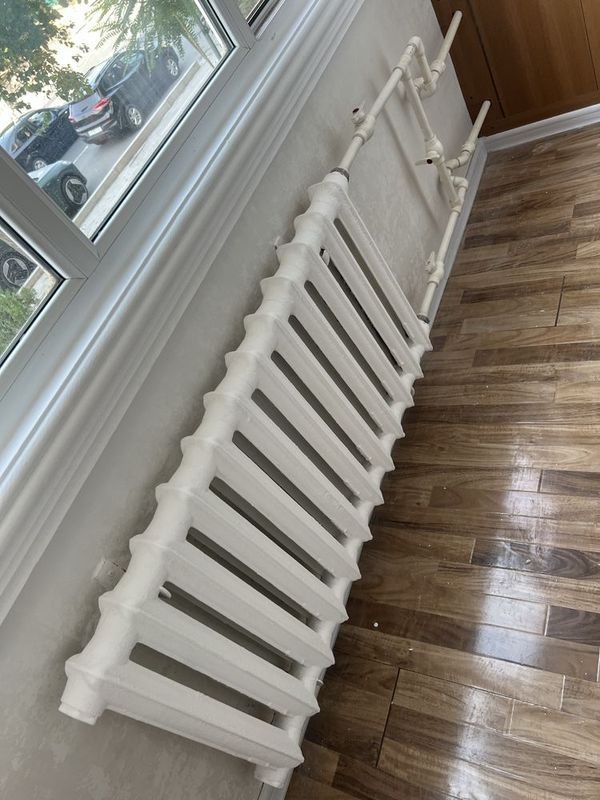 Radiator chugunniy, батареи sotiladi Radiator chugunniy, батареи sotiladi