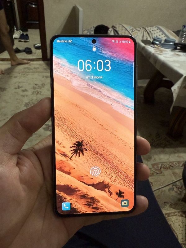 Samsung galaxy S21 o'zi 256 talik