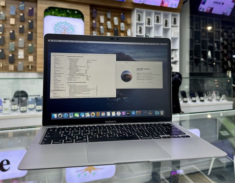 Macbook Air 16/512GB Год 2020