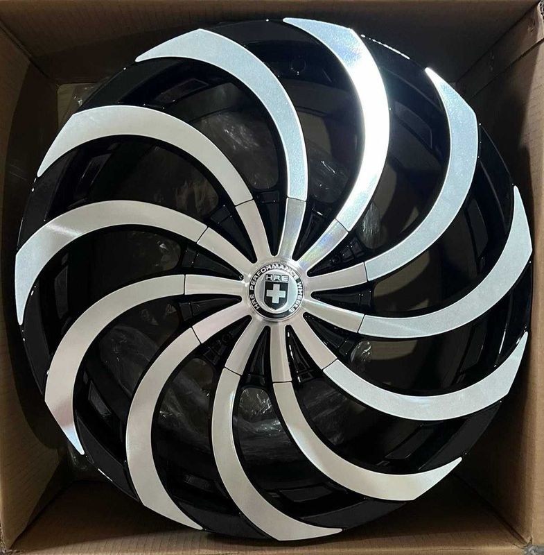 Продаются Диски R18 /5x105 в ассортименте.