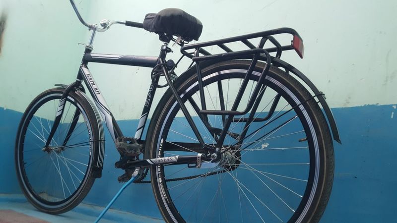 Ural velosipedi sotiladi.