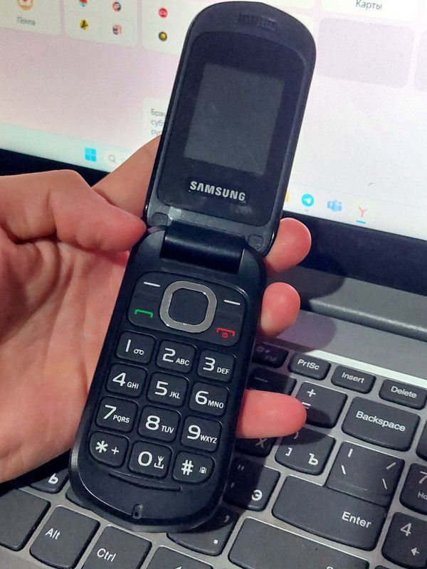 Samsung ligushka telefon yengide