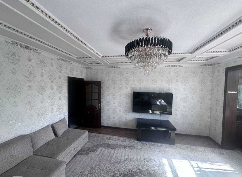 Shayhontoxur Drujba metro oldida arendaga bollarga beriladi Shayhontoxur Drujba metro oldida arendaga bollarga beriladi