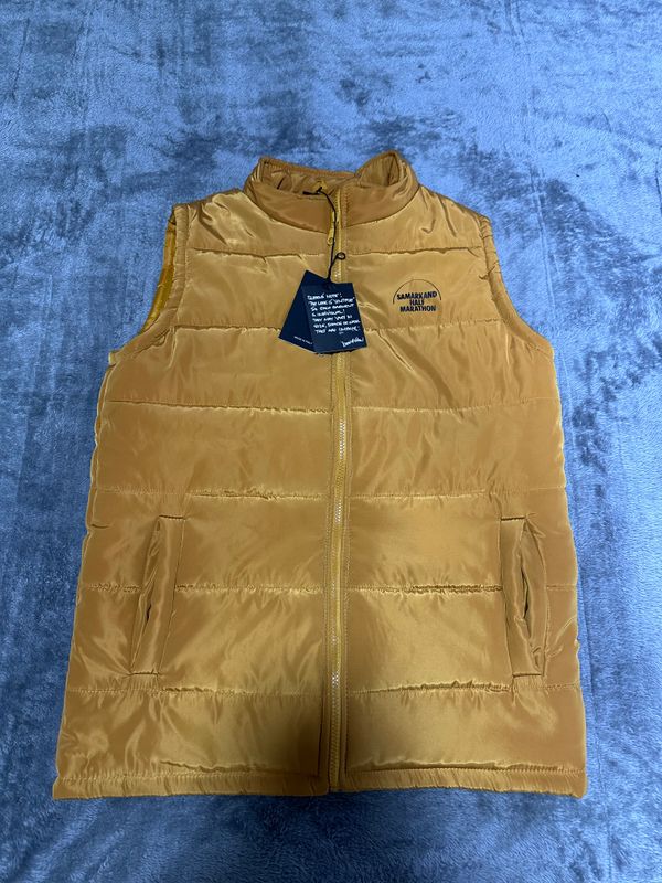 Новая Жилетка Size L Новая Жилетка Size L