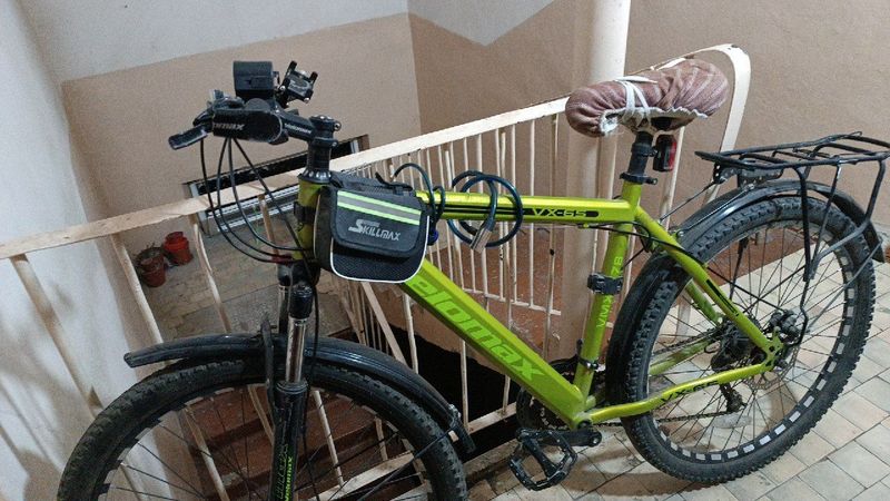Velosiped sotiladi Velosiped sotiladi