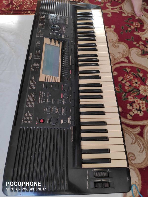 Синтезатор YAMAHA PSR-730 профессиональный