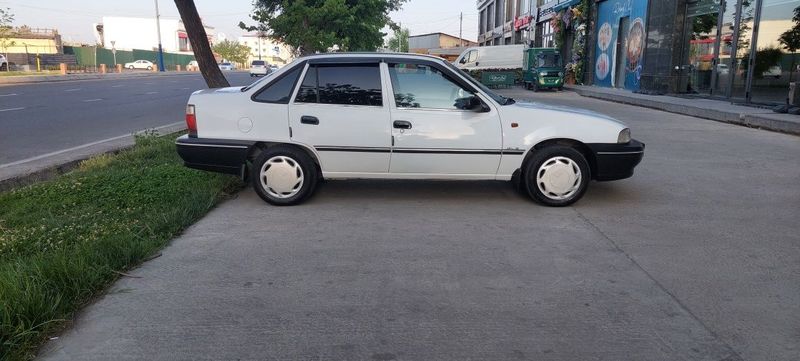 Daewoo Nexia бензин.