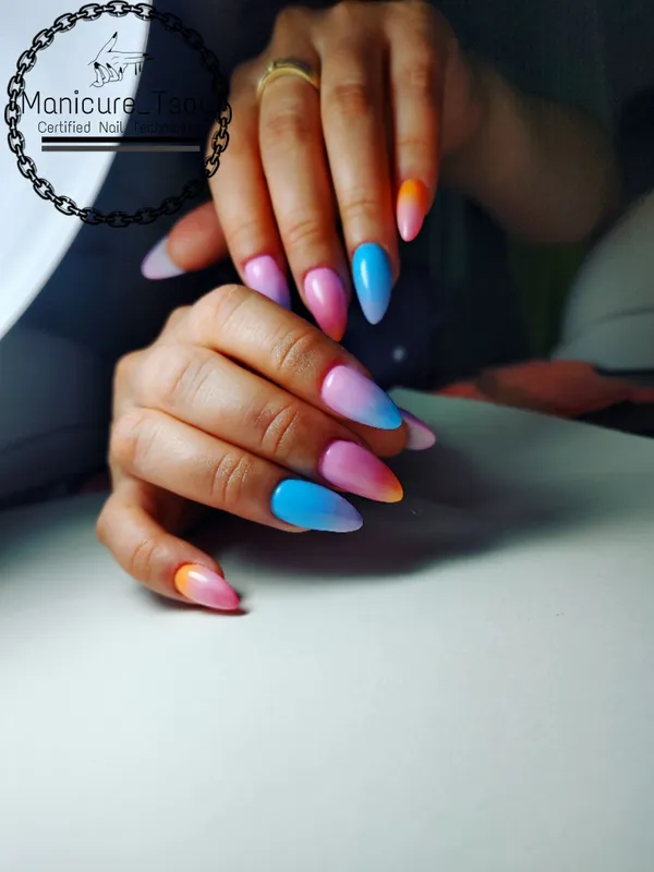 Весь спектр ногтевого сервиса обучение маникюру студия салон красоты