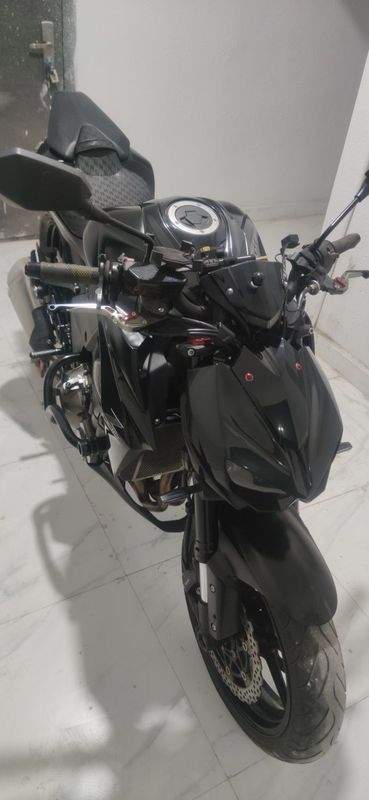 KAWASAKI Z1000 (Mashinaga barter ham bor).