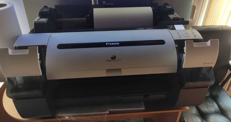 Продаётся плоттер Canon ipf670