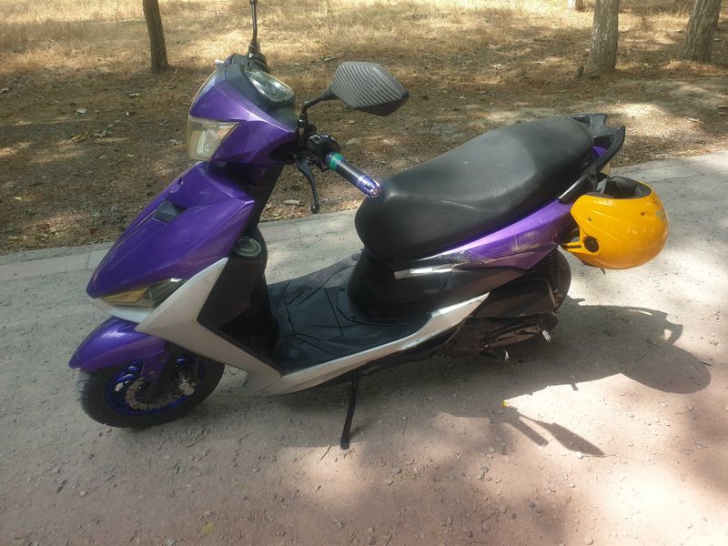 Yamaha jog sotiladi srochna (yaponiya) Yamaha jog sotiladi srochna (yaponiya)