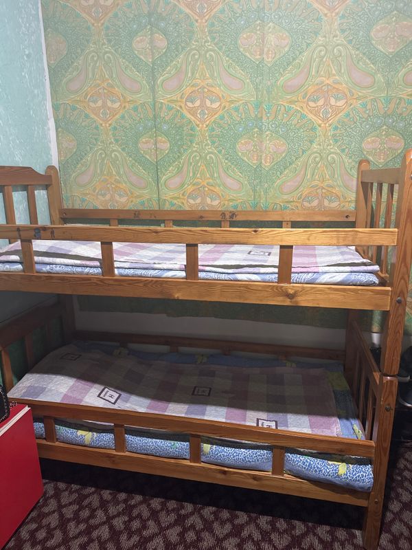 Xolati Yaxshi 3 ta divan Xolati Yaxshi 3 ta divan