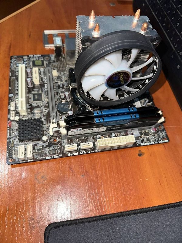 ECS H61 i7 3770 8+8gb ANARCHY ECS H61 i7 3770 8+8gb ANARCHY