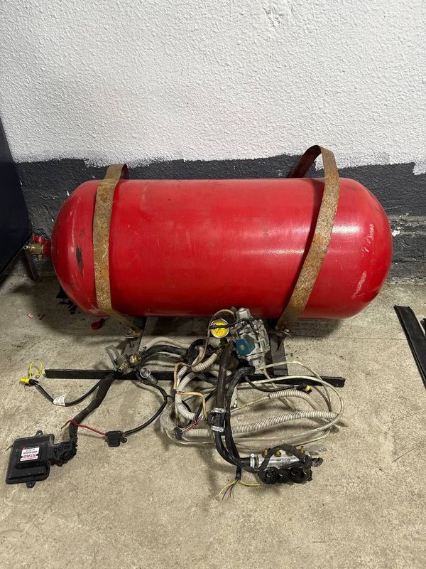 Metan gaz balon 100 tali kamplekt sotiladi yili 2019 oladigala bosa Metan gaz balon 100 tali kamplekt sotiladi yili 2019 oladigala bosa