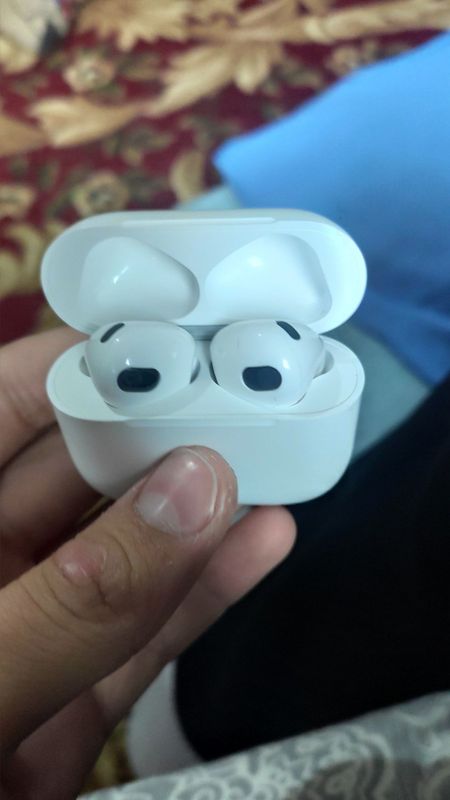 Air pods 3коробки нету