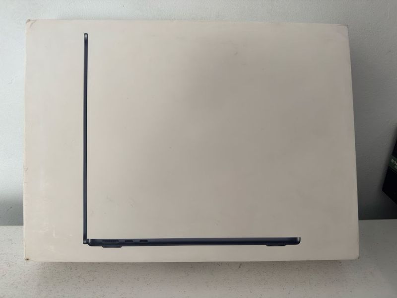 MacBook Air M3 2024/8/256/100%/full box MacBook Air M3 2024/8/256/100%/full box