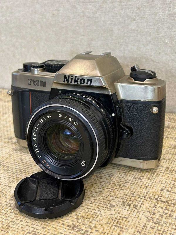 Пленочный фотоаппарат Nikon FM 10