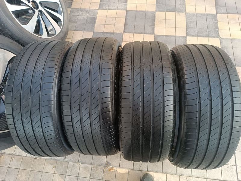 245/45R19 Michelin parimacy4